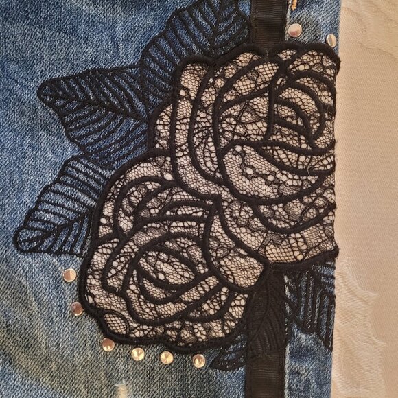 ✨NWT✨ ZARA trf High-Waist Distressed Jeans - Lace/Rhinestones/Pearls - Picture 7 of 16